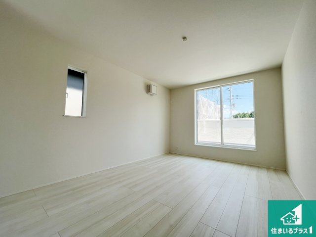 東近江市林田町　第24-1期　新築一戸建ての洋室|シンプルな洋室は、自分好みのインテリアが楽しめます♪ご家族とインテリアや家具を選びに行くのは新築購入時の醍醐味の一つです。ぜひお楽しみください♪