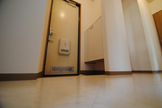 グランドール国分 A棟の玄関|※同タイプのイメージ写真　現況優先