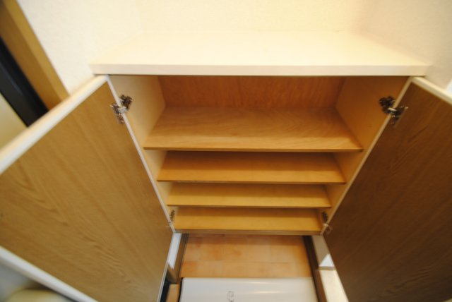 グランドール国分 A棟の収納|※同タイプのイメージ写真　現況優先
