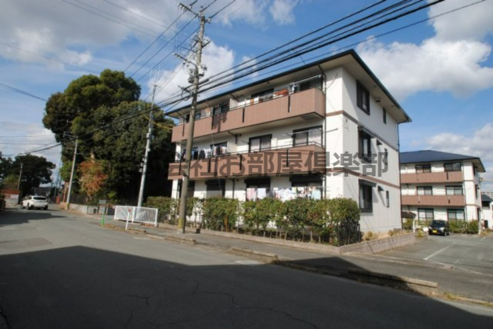 グランドール国分 A棟の外観|落ち着いた雰囲気の外観です