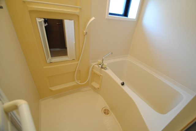 グランドール国分 A棟の浴室|※同タイプのイメージ写真　現況優先