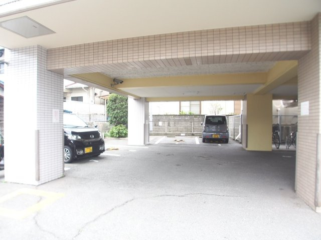 トーカン久留米駅東Ⅱキャステール【キャッシュバック対象物件】の駐車場