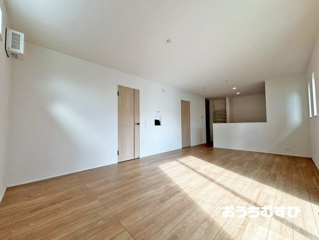 春日井市坂下町第1期(全4棟)の居間・リビング