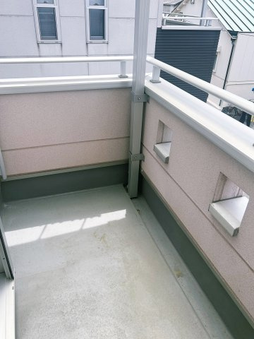 百舌鳥梅町　中古戸建てのバルコニー