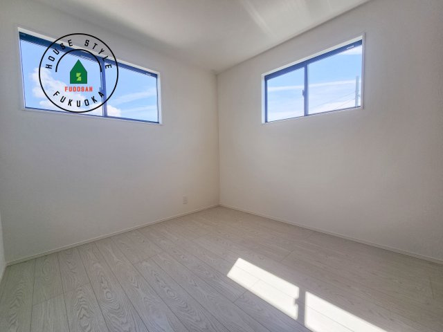 福津市津屋崎1丁目第4-2棟（1号棟）の洋室|落ち着いた色調の洋室です。