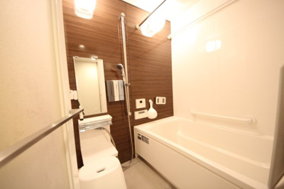 【浴室】 | エスリード大津におの浜セントラル | 清潔感ある浴室