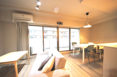 【居間・リビング】 | エスリード大津におの浜セントラル | ゆったり13.8帖のLDK