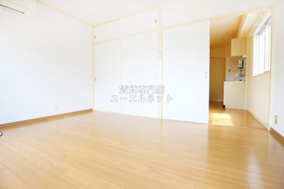 【設備】 | コーポ円山 | 広々と明るい室内♪