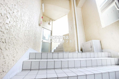 【エントランス】 | コーポ円山 | 綺麗なエントランス