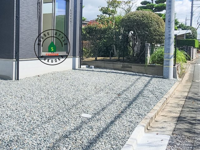 福津市津屋崎1丁目第4-2棟（2号棟）のバルコニー|将来的にはウッドデッキを施工し、お庭を存分に楽しめます。