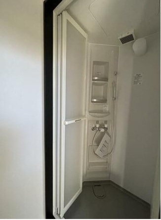 【シャワールーム】