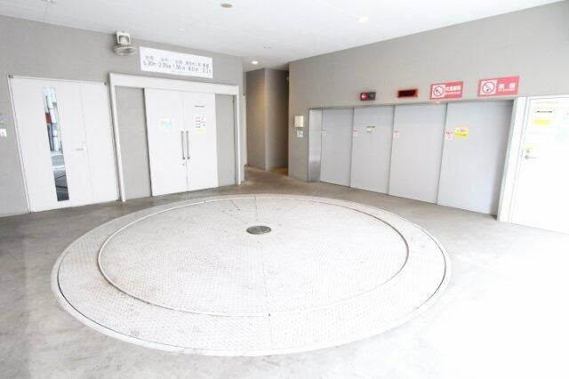 プライムアーバン板橋の駐車場