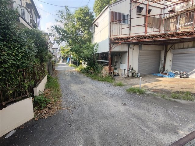 【前面道路含む現地写真】 | 狭山市富士見1丁目 | 角地につき開放感があります
