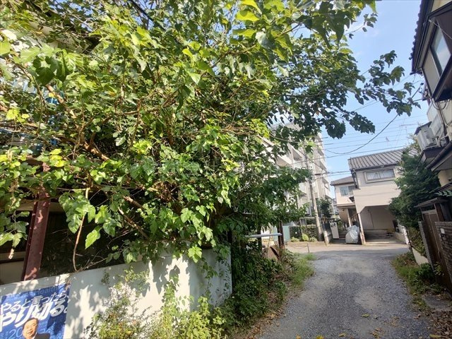 【前面道路含む現地写真】の画像