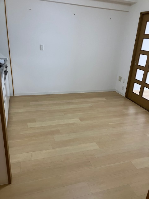 ルネシティ新在家南町２ＤＫの居間・リビング|おしゃれなリビングです