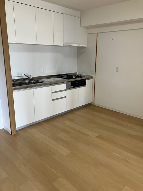 ルネシティ新在家南町２ＤＫのキッチン|キッチンでお料理をお楽しみください