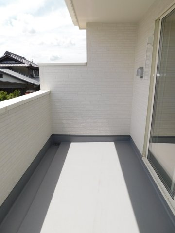 津島市愛宕町５丁目の新築一戸建のバルコニー|◇バルコニー◇　　南面で陽当り良好なワイドバルコニー♪