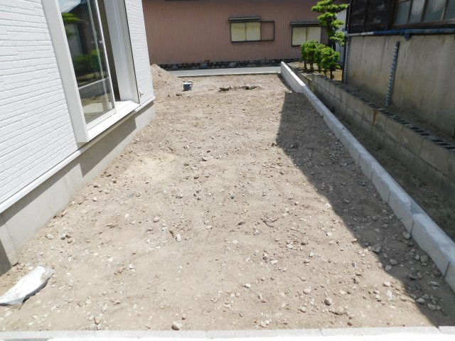 津島市愛宕町５丁目の新築一戸建の庭|◇庭◇　　陽当り良好な広々庭付き♪