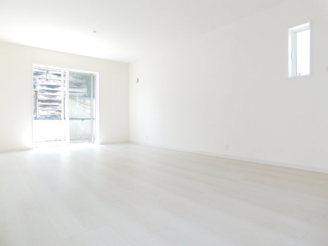 津島市愛宕町５丁目の新築一戸建の居間・リビング|◇リビング◇　　南面で明るいリビング１７．７５帖　　心地のよい開放的なＬＤＫ♪