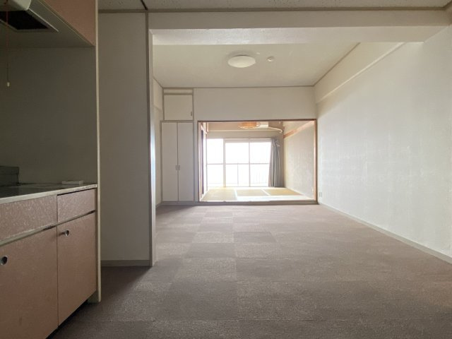 マンション南熱海の居間・リビング