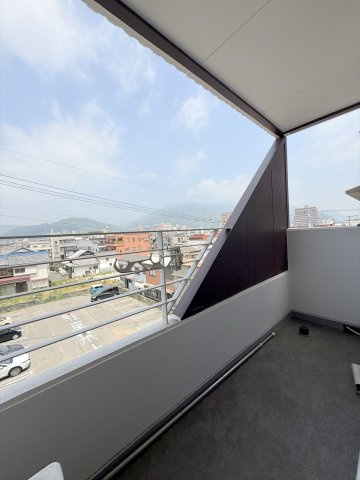 【バルコニー】