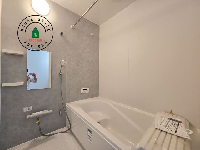 春日市須玖南6丁目第2-2棟(1号棟)の浴室|1日の疲れを癒してくれる広々バスルーム。雨の日のお洗濯にも大活躍な浴室乾燥機付です！