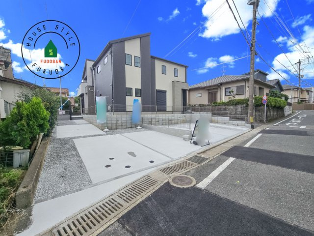 春日市須玖南6丁目第2-2棟(1号棟)の前面道路含む現地写真|見学の時間などお気軽にお問い合わせ下さい。