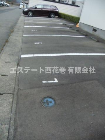 グランドメゾン桜台の駐車場|敷地内は軽自動車、小型車のみとなります。大型は近隣となります。