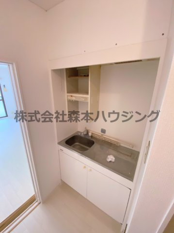 【キッチン】 | 　まるきハイツ東大利 | コンパクトなキッチンで掃除もラクラク