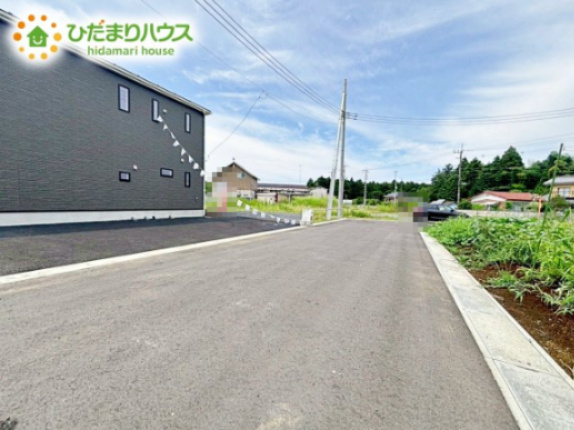 【前面道路含む現地写真】 | 笠間市大田町第3　新築戸建　3号棟 | 落ち着いた住環境が魅力的です☆