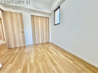 リラックスできるプライベート空間で、快適な睡眠をサポート。個人の好みに合わせたインテリアや寝具で心地良さを追求。プライベートな時間を過ごし、リフレッシュする場所におすすめです。
