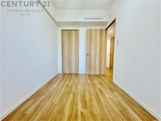 創造性や成長を促す遊びの空間を提供。学習や趣味に集中できる環境を整えます。個別のプライベートスペースは自己表現と自立心を育み、心地よい睡眠環境を整えリラックスできる場所を提供。
