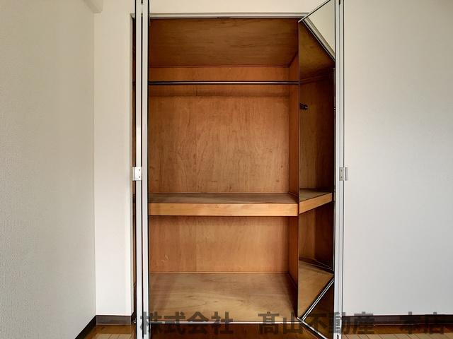 グレースコートの居間・リビング