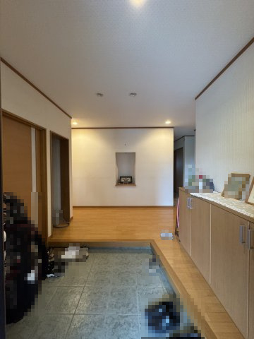 米子市下新印　中古住宅の玄関