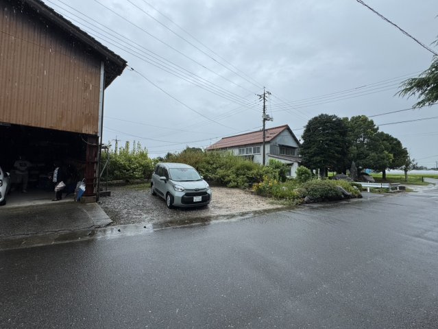米子市下新印　中古住宅の外観|敷地外（道路向かい）の土地（72.9坪）