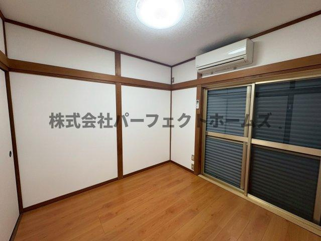 岡東町戸建　賃貸の居間・リビング|リビングです