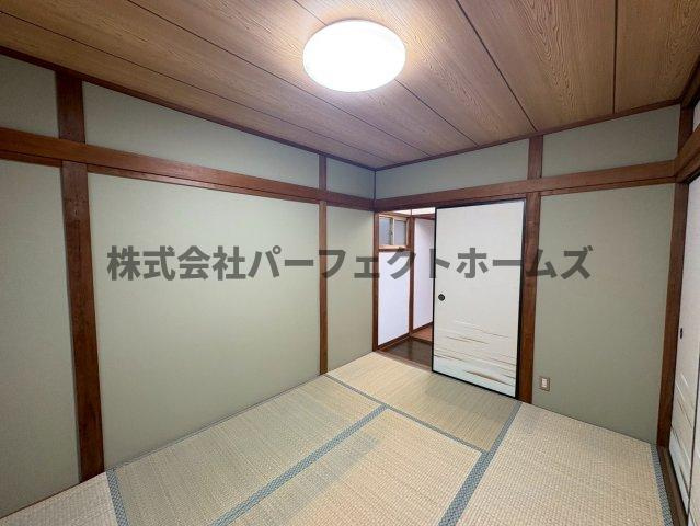 岡東町戸建　賃貸の和室|和室がひろがる居住スペース