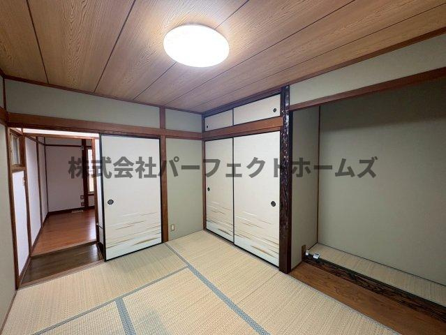 岡東町戸建　賃貸の和室|畳の上でゆっくりとくつろげる和室です