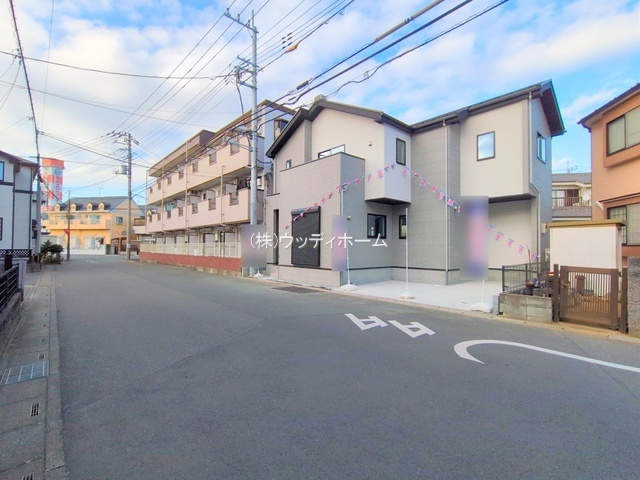 越谷市蒲生西町5期　新築一戸建ての前面道路含む現地写真