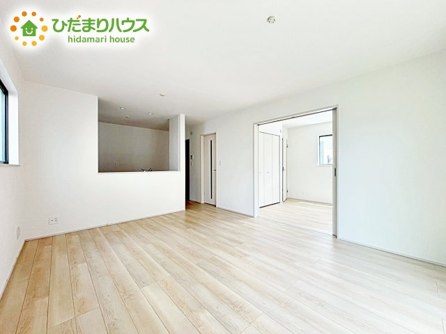 【居間・リビング】 | 水戸市大塚町3期　新築戸建　A号棟 | 家族だんらんを育む開放感あふれるリビング・ダイニング