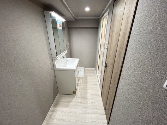 ◆室内リフォーム済み◆地下鉄東野駅徒歩３分◆スーパー徒歩１分◆進和山科ハイライフの独立洗面台|独立洗面台