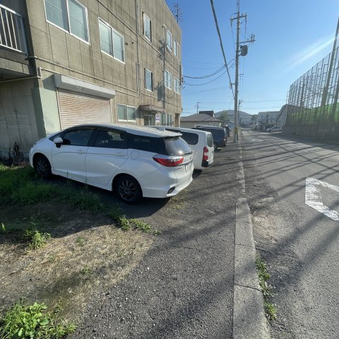 コーポサンエスの駐車場
