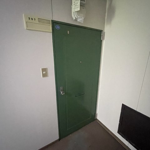 コーポサンエスの玄関