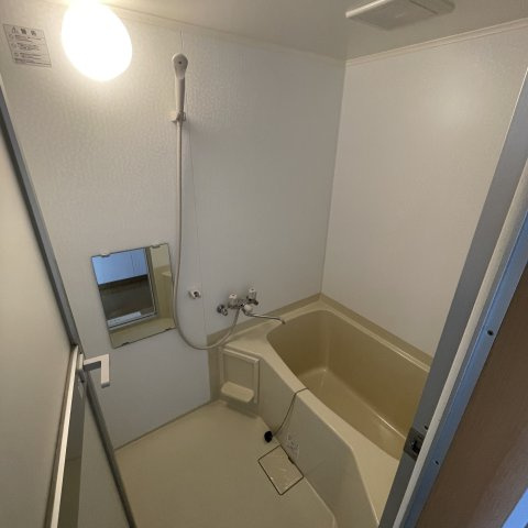 コーポサンエスの浴室