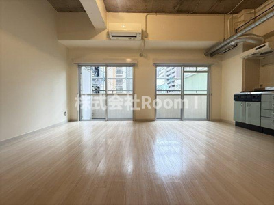 【居間・リビング】 | トウセン本町橋ビル | 使いやすいリビングです
※反転タイプ