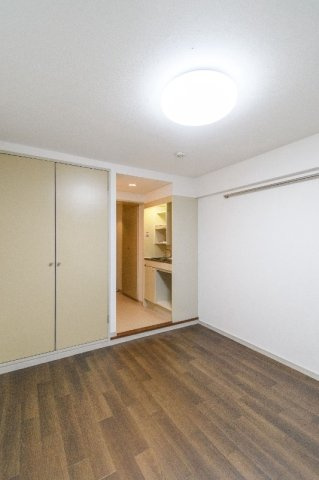 エル･ヴィーナ朝霞の洋室