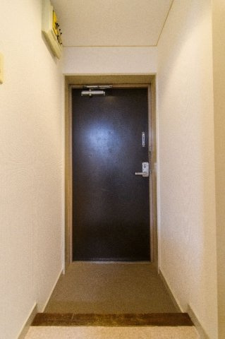 エル･ヴィーナ朝霞の玄関