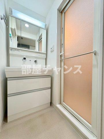 ロイヤルピジョン ライズの独立洗面台