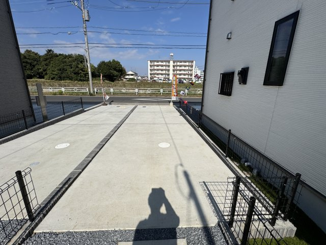 松戸市古ケ崎４丁目新築戸建【古ヶ崎小学校：4分】の駐車場|G号棟駐車スペース・縦列２台駐車可