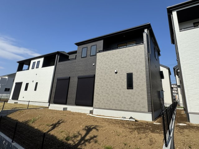 松戸市古ケ崎４丁目新築戸建【古ヶ崎小学校：4分】の外観|南側外観・日当たり良好♪